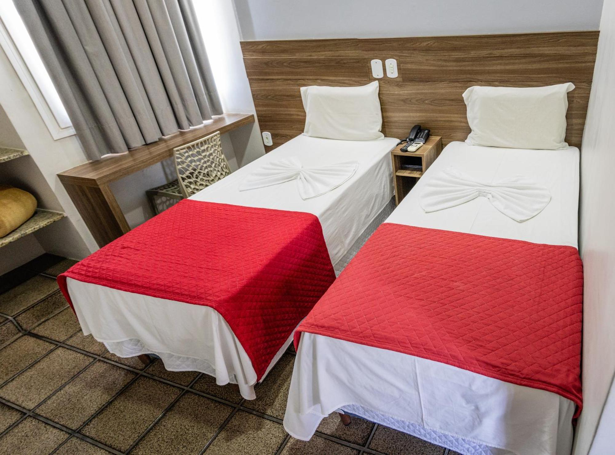 Mirante Hotel โกเวร์นาดอร์ วาลาดาเรส ภายนอก รูปภาพ